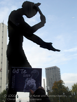 Skulptur „Hammering Man“ von Jonathan Borofsky